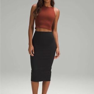 Lululemon Nulu Slim-Fit HR Skirt